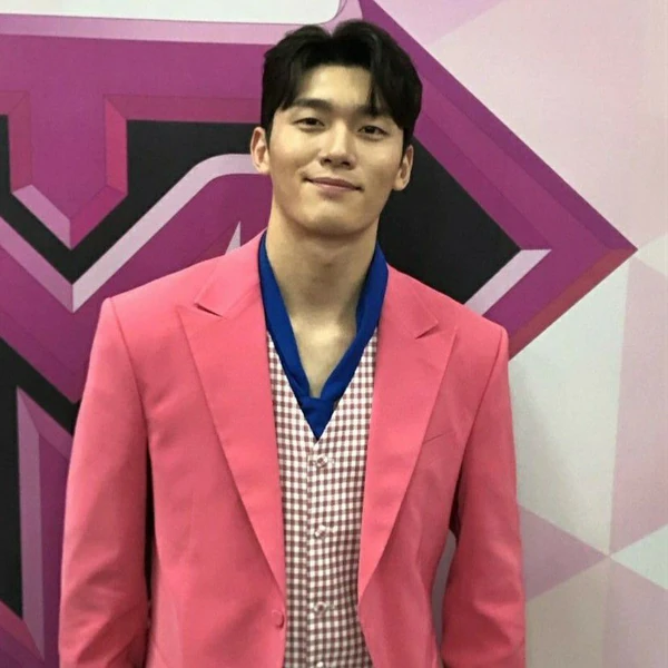 Popular photo full of fans’ love for Jeon Jonghyeok