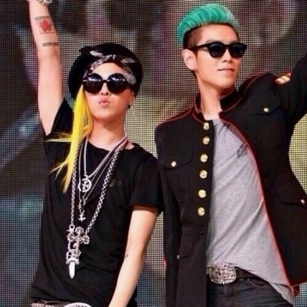 Popular photo full of fans’ love for T.O.P