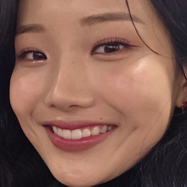 Popular photo full of fans’ love for Kim Soyeon (2004)