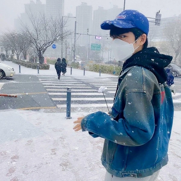 Popular photo full of fans’ love for Cha Junhwan