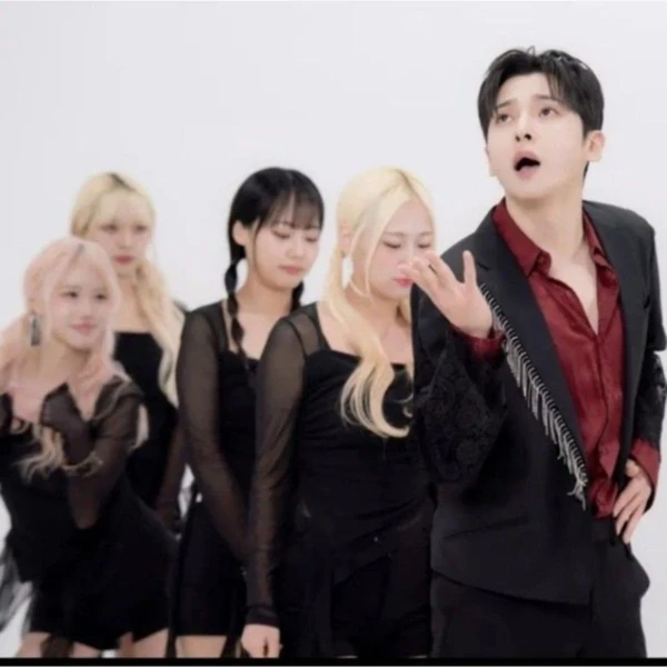 The most loved look of Seong Ri today