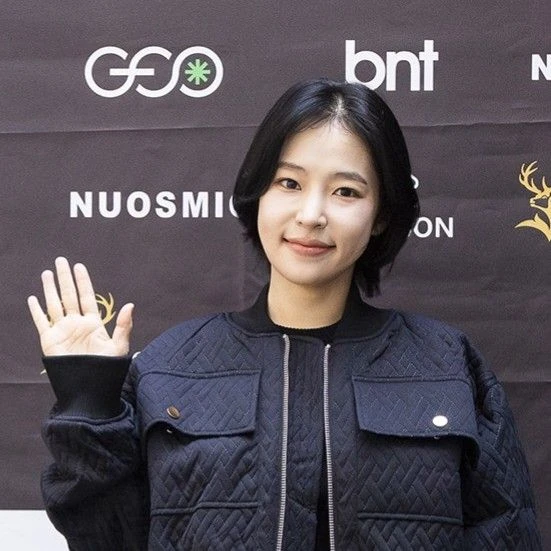 The most loved look of Hong Ja today