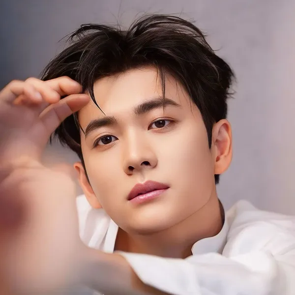 Foto populer Kang Taeoh yang penuh cinta dari penggemar