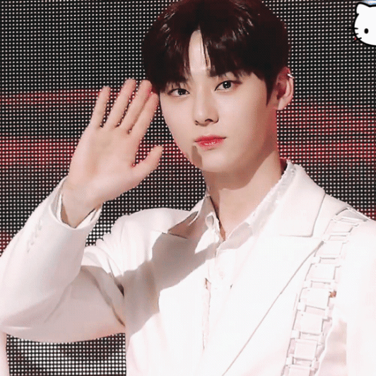 Penampilan Hwang Minhyun yang paling disukai hari ini