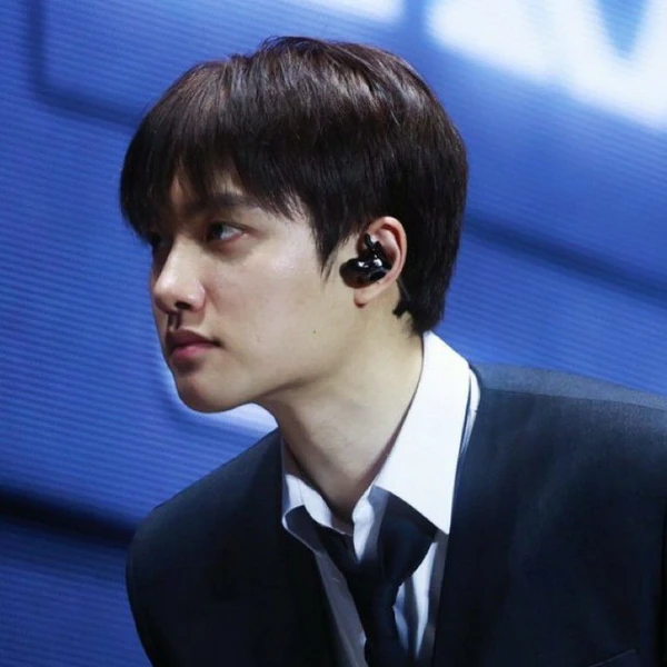 Foto populer Doh Kyungsoo (D.O.) yang penuh cinta dari penggemar