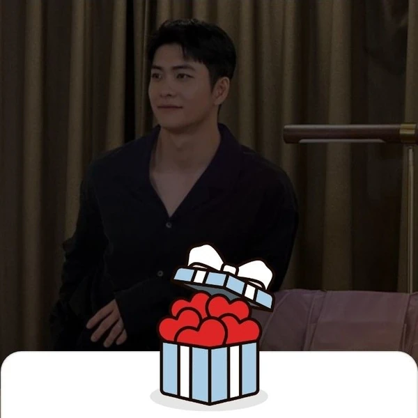 Foto populer Kang Taeoh yang penuh cinta dari penggemar