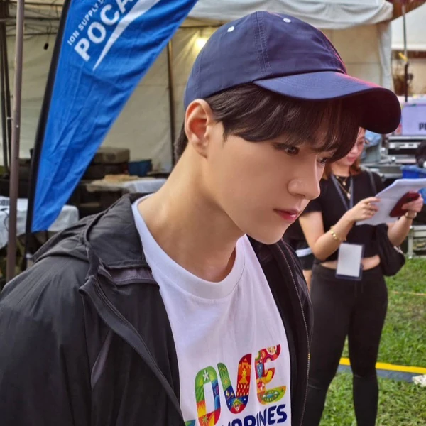 오늘 가장 사랑받은 김명수 (엘)의 모습