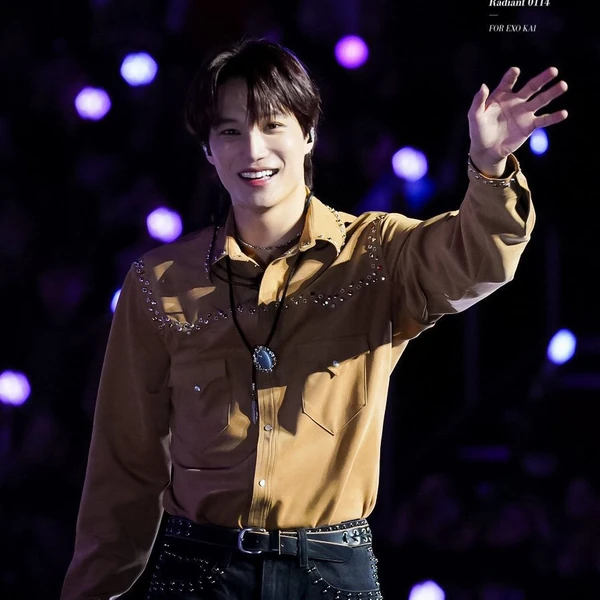 Popular photo full of fans’ love for KAI