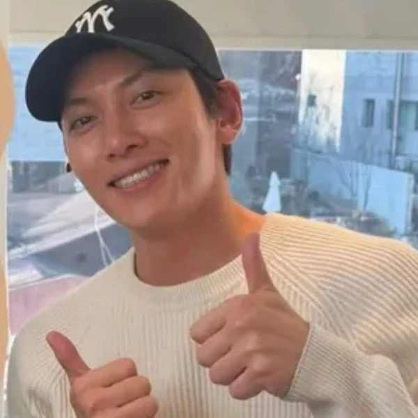 今天最受喜愛的池昌旭模樣