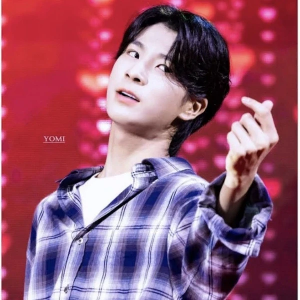 今天最受喜爱的郑东元模样