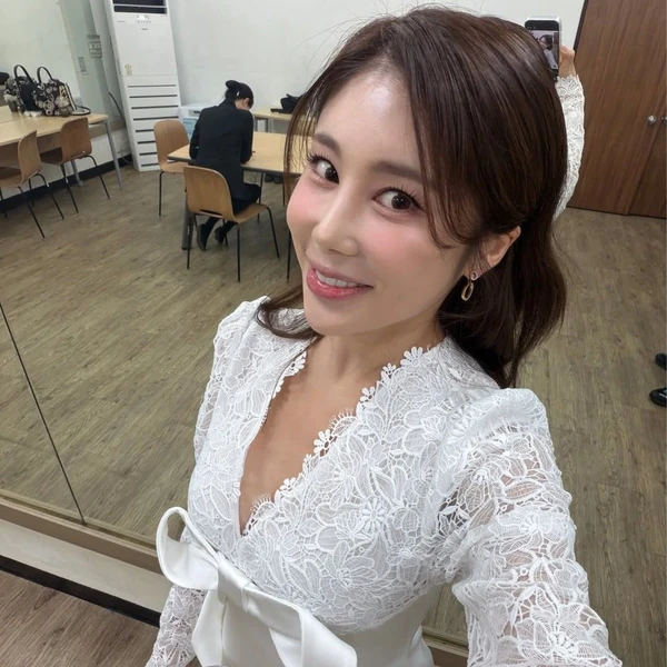 The most loved look of Kim Soyou today