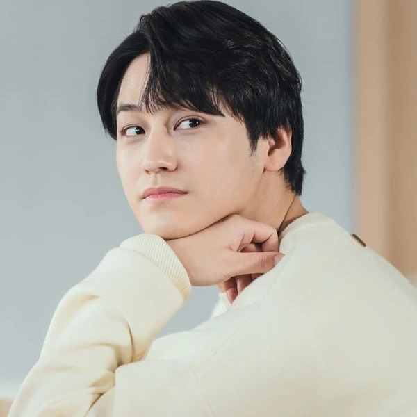 Popular photo full of fans’ love for Kim Bum