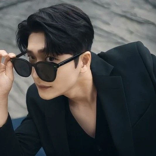 Popular photo full of fans’ love for Kang Taeoh