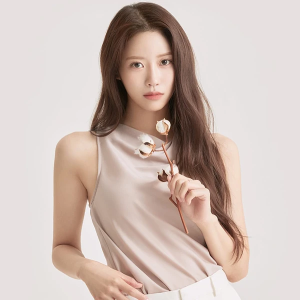 Popular photo full of fans’ love for Lee Mijoo