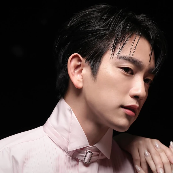 今天最受喜愛的朴珍榮模樣