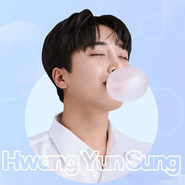 Popular photo full of fans’ love for Hwang Yunsung