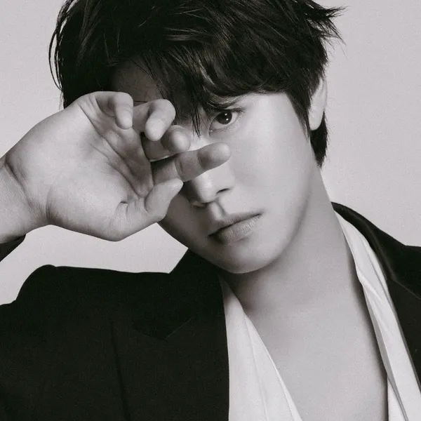 Foto populer Ahn Hyoseop yang penuh cinta dari penggemar