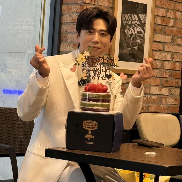 Popular photo full of fans’ love for Namgung Jin