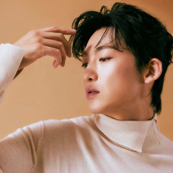 The most loved look of Shin Seungtae today