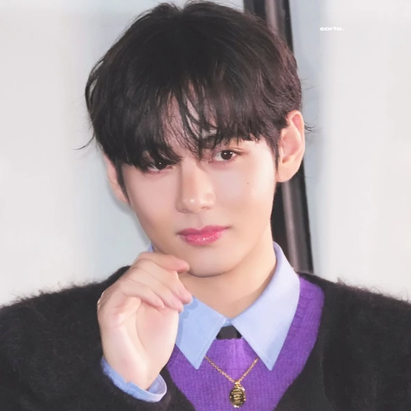 Top moment of Kim Taehyung (V) chosen by fans