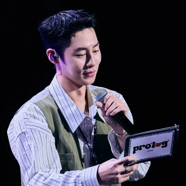 The most loved look of Lee Jaewook today