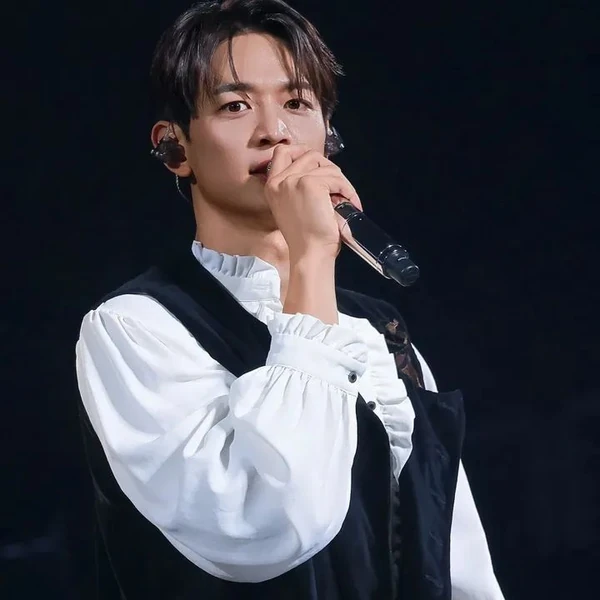 The most loved look of Choi Minho today