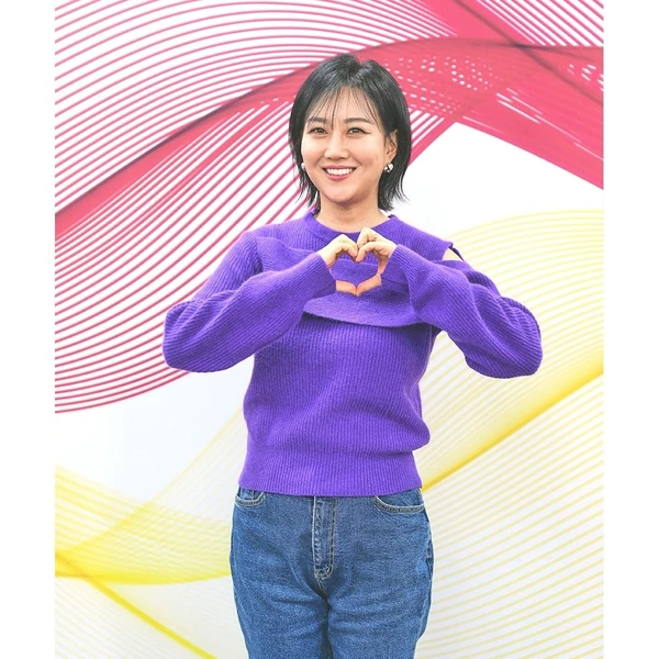 Popular photo full of fans’ love for Jang Yoonjeong