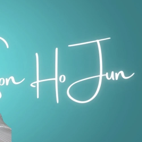 The most loved look of Son Hojun today