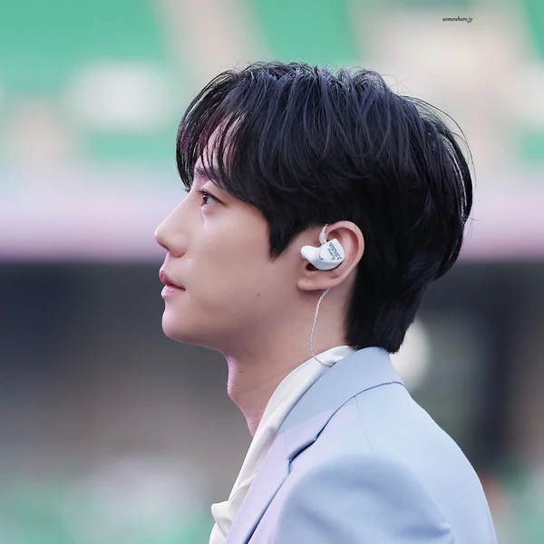 Popular photo full of fans’ love for Lee Junyoung