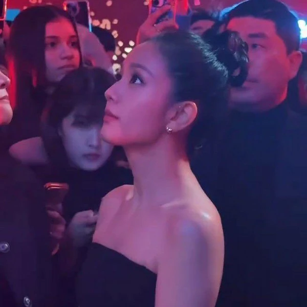 지수 (1995) 팬심 가득한 인기 사진