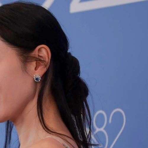 充滿粉絲愛的孫藝珍人氣照片