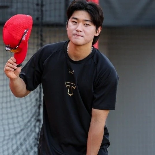 A brilliant moment of Kim Doyoung created by the fandom