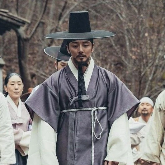 Popular photo full of fans’ love for Yoon Shiyoon