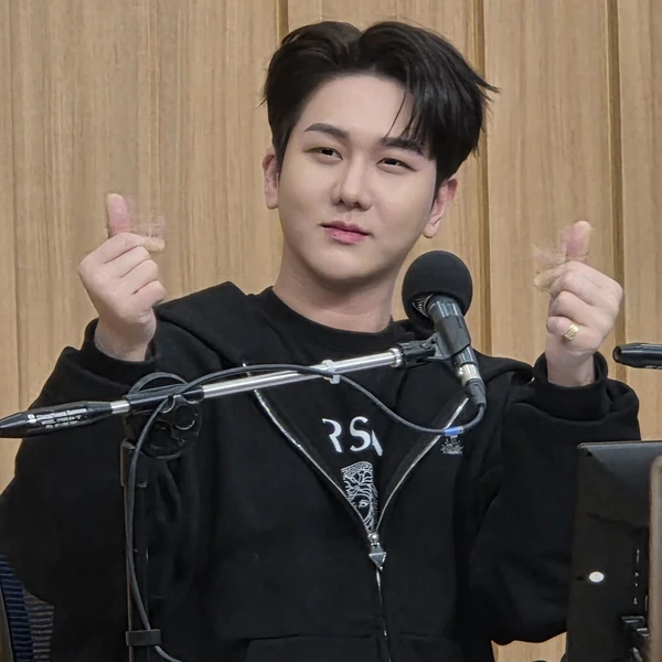 今天最受喜爱的金秀瓒模样