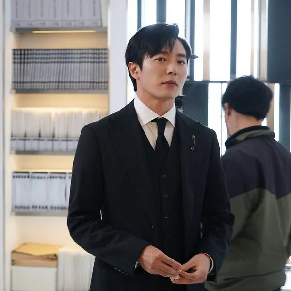 The most loved look of Kim Jaewook today