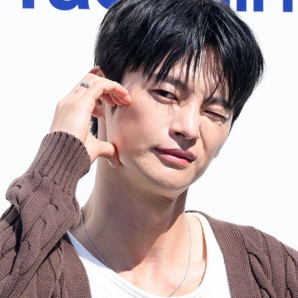 서인국 팬심 가득한 인기 사진