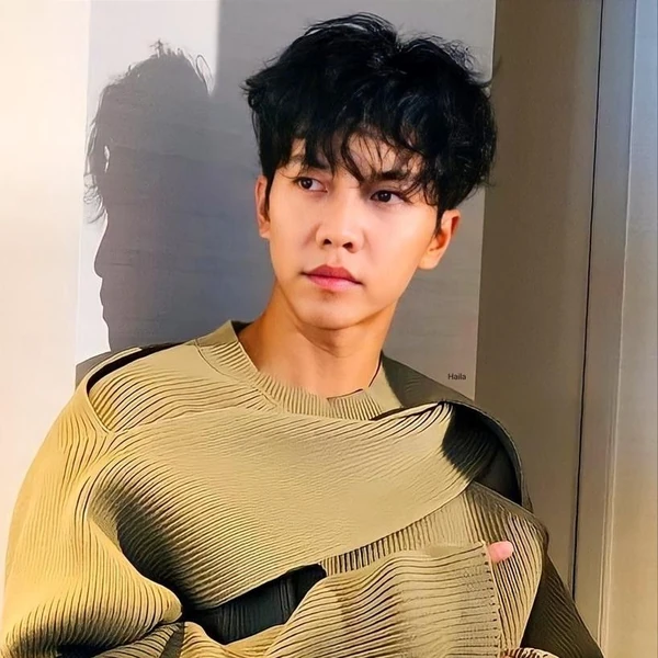 充满粉丝爱意的李升基人气照片