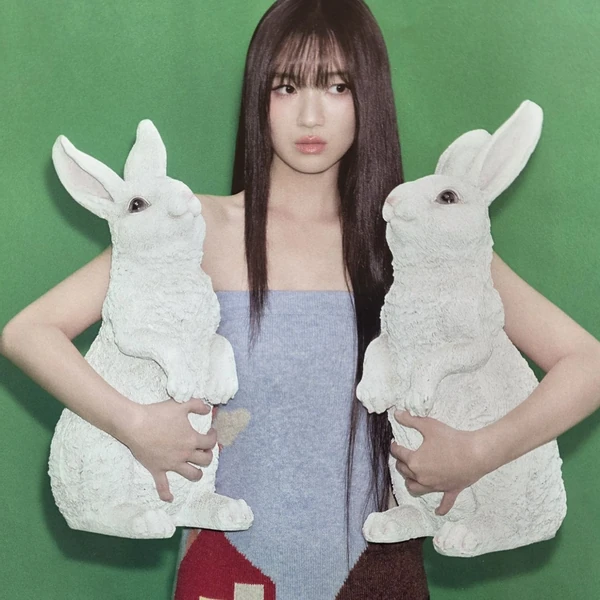 The most loved look of Kim Hyeyoon today