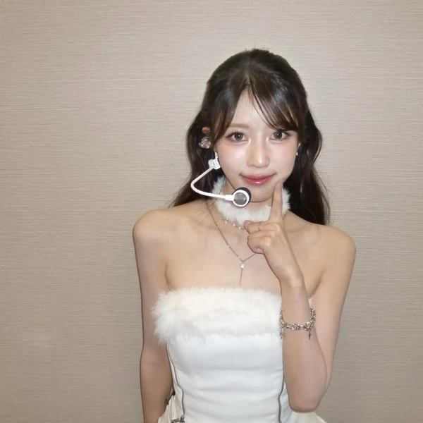 Popular photo full of fans’ love for Lee Mijoo