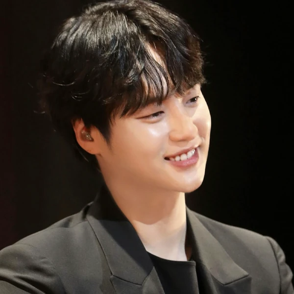Popular photo full of fans’ love for Yang Sejong