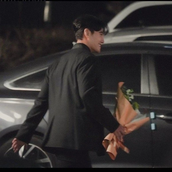 充满粉丝爱意的金钟国人气照片