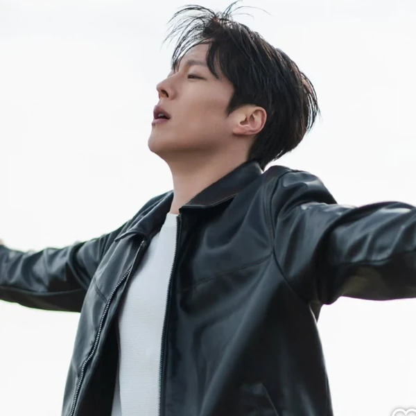 充满粉丝爱意的张基龙人气照片