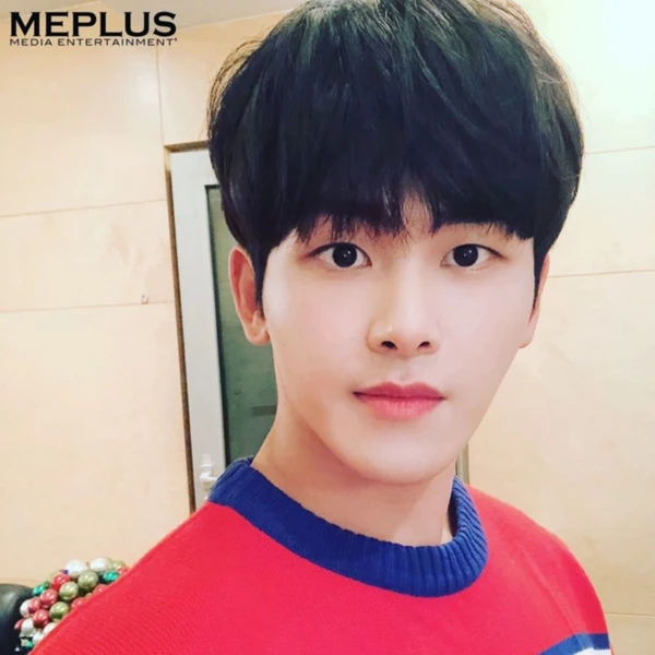 今天最受喜爱的李浩沅模样