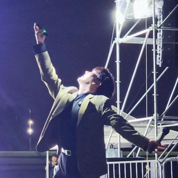 Popular photo full of fans’ love for Kim Soochan