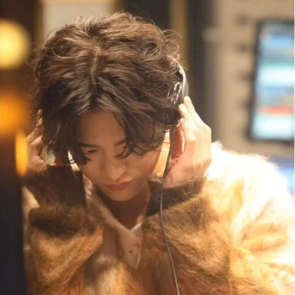 The most loved look of Seo Inguk today