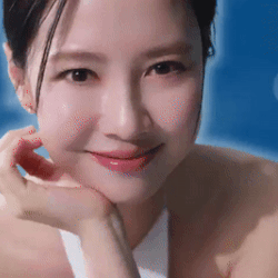 The most loved look of Song Jihyo today