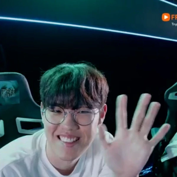 Foto profil populer Oner yang dipilih melalui voting