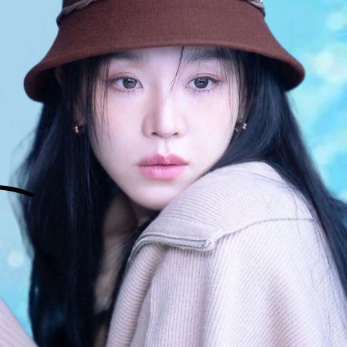 The most loved look of Shin Haesun today