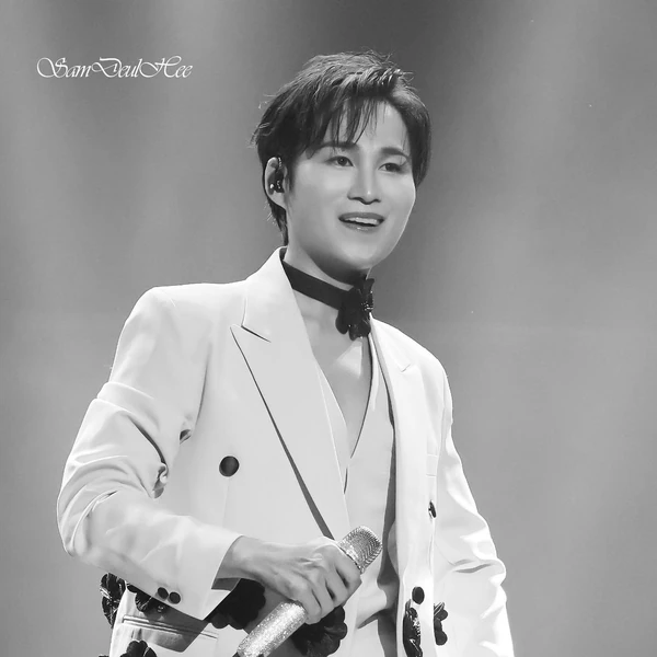 充满粉丝爱意的金熙栽人气照片