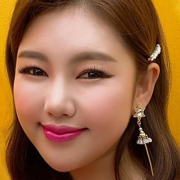 Foto populer Song Gain yang penuh cinta dari penggemar